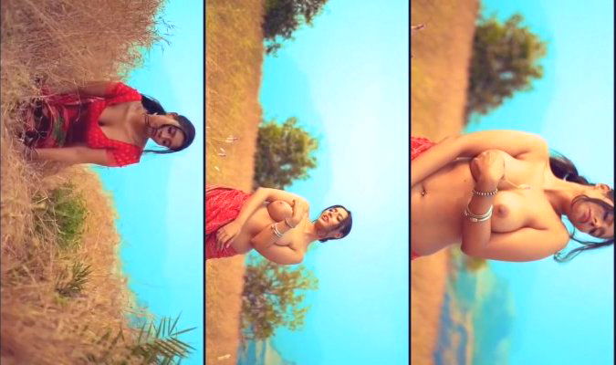 Sexy Desi Model Shows Boobs